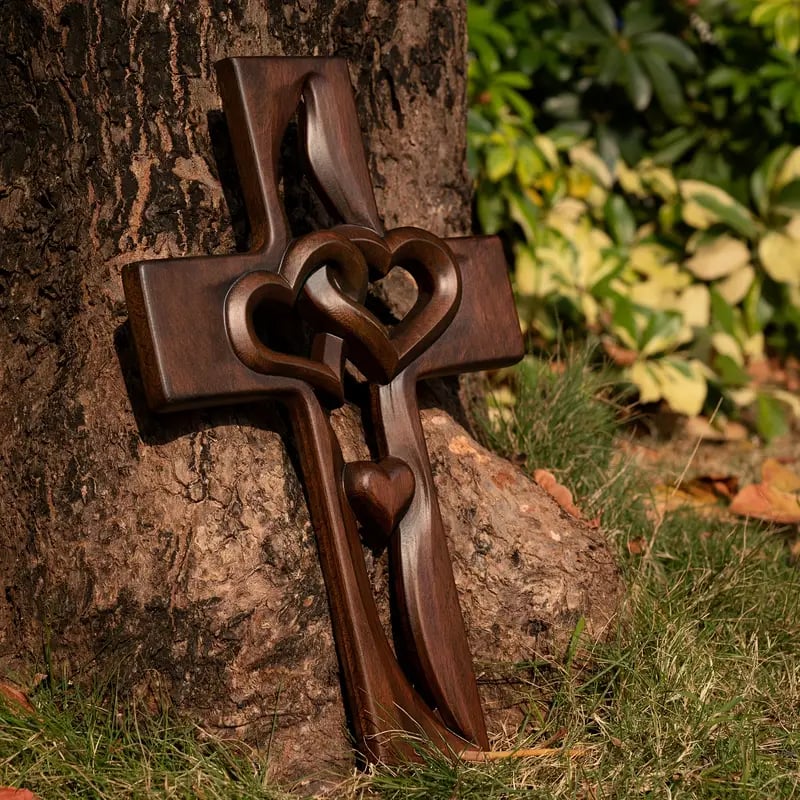 🔥Letzter Tag Sonderverkauf – ❤️Verflochtene Herzen Holzkreuz