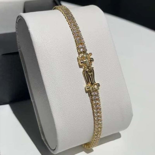 Statement-Armband im Rennwagen-Design